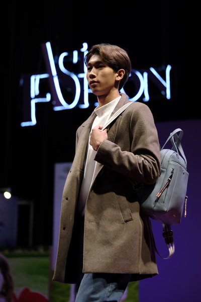 Asia Fashion Exhibition-Fashionable Product Gray Backpack